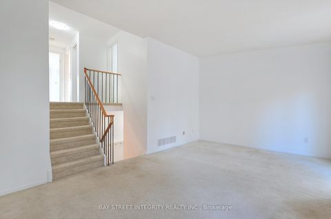 Photo 15 at 976 Raintree Lane, Lorne Park, Mississauga