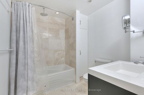 Photo 16 at 976 Raintree Lane, Lorne Park, Mississauga