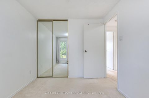 Photo 18 at 976 Raintree Lane, Lorne Park, Mississauga