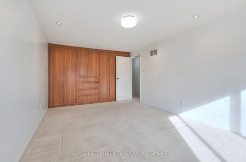 Photo 23 at 976 Raintree Lane, Lorne Park, Mississauga