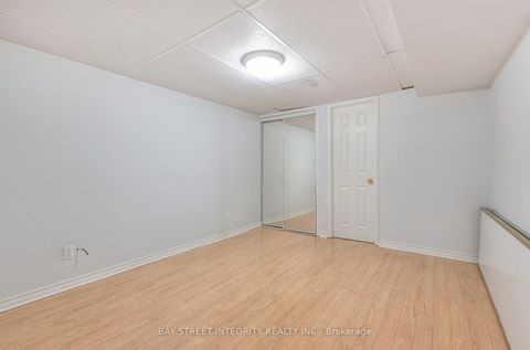 Photo 26 at 976 Raintree Lane, Lorne Park, Mississauga