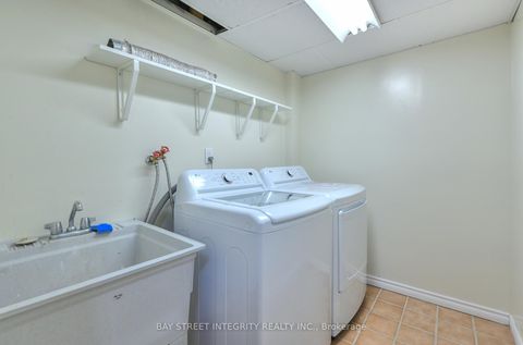 Photo 28 at 976 Raintree Lane, Lorne Park, Mississauga