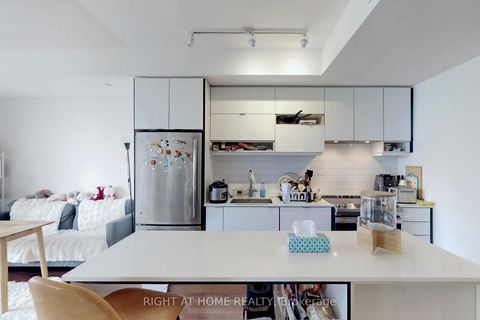 Photo 12 at 2507 - 4065 Confederation Parkway, City Centre, Mississauga