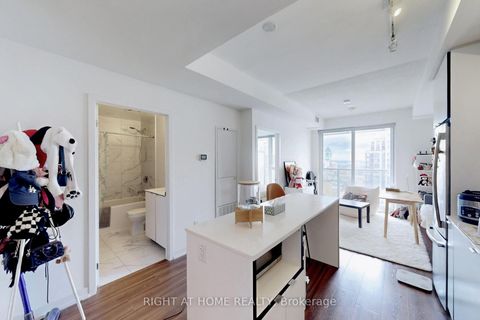 Photo 16 at 2507 - 4065 Confederation Parkway, City Centre, Mississauga