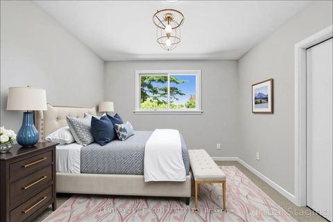 Photo 11 at 56 Weatherstone Crescent, Steeles, Toronto