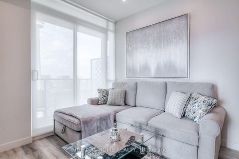 Photo 5 at 4802 - 65 Bremner Boulevard, Waterfront Communities C1, Toronto