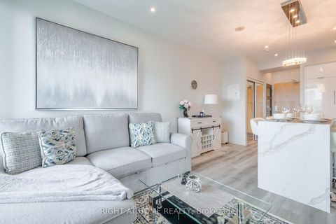 Photo 6 at 4802 - 65 Bremner Boulevard, Waterfront Communities C1, Toronto
