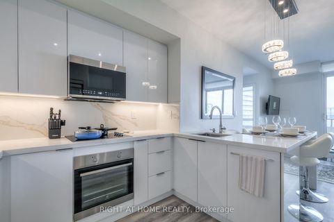 Photo 10 at 4802 - 65 Bremner Boulevard, Waterfront Communities C1, Toronto