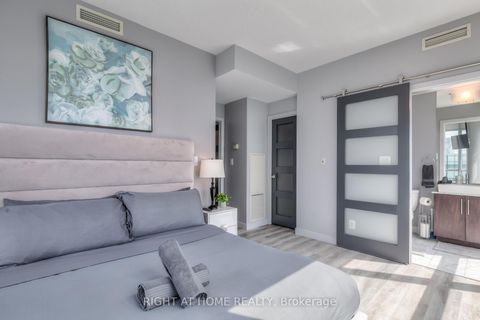 Photo 13 at 4802 - 65 Bremner Boulevard, Waterfront Communities C1, Toronto