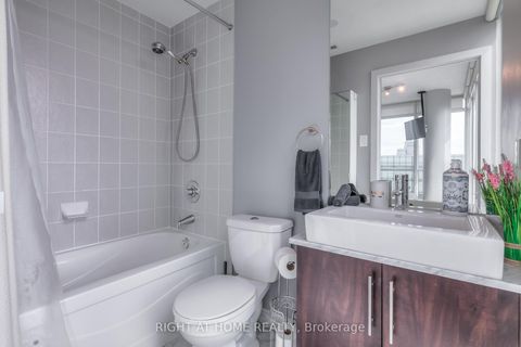 Photo 14 at 4802 - 65 Bremner Boulevard, Waterfront Communities C1, Toronto