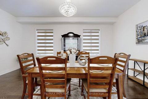 Photo 5 at 211 Touch Gold Crescent, Bayview Southeast, Aurora