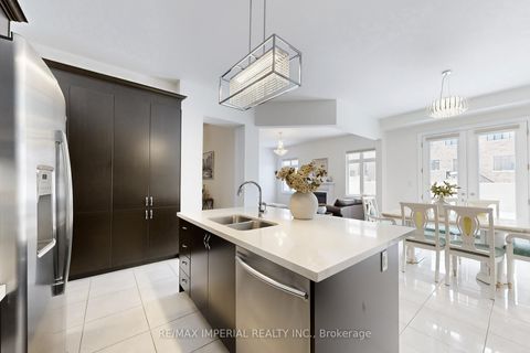 Photo 15 at 211 Touch Gold Crescent, Bayview Southeast, Aurora