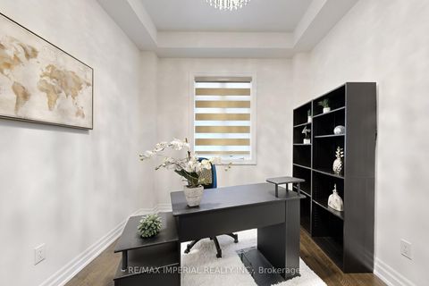 Photo 17 at 211 Touch Gold Crescent, Bayview Southeast, Aurora