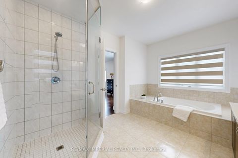 Photo 24 at 211 Touch Gold Crescent, Bayview Southeast, Aurora