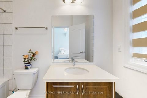 Photo 38 at 211 Touch Gold Crescent, Bayview Southeast, Aurora