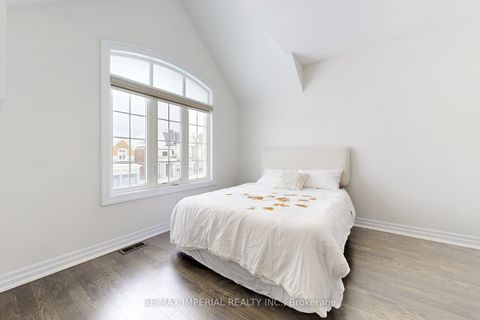 Photo 40 at 211 Touch Gold Crescent, Bayview Southeast, Aurora