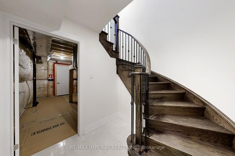 Photo 42 at 211 Touch Gold Crescent, Bayview Southeast, Aurora