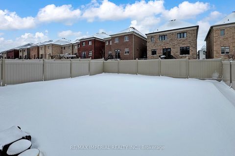 Photo 45 at 211 Touch Gold Crescent, Bayview Southeast, Aurora