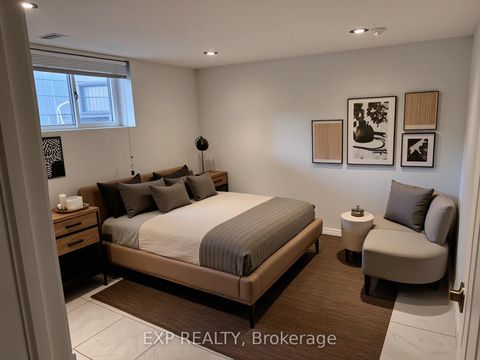 Photo 5 at 26 Avon Avenue, Smythe, Toronto