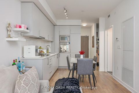 Photo 7 at 1215E - 576 Front Street W, Waterfront Communities C1, Toronto