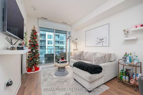 Photo 11 at 1215E - 576 Front Street W, Waterfront Communities C1, Toronto