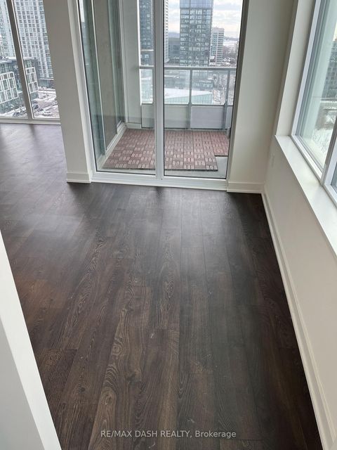 Photo 12 at 806W - 27 Bathurst Street, Waterfront Communities C1, Toronto