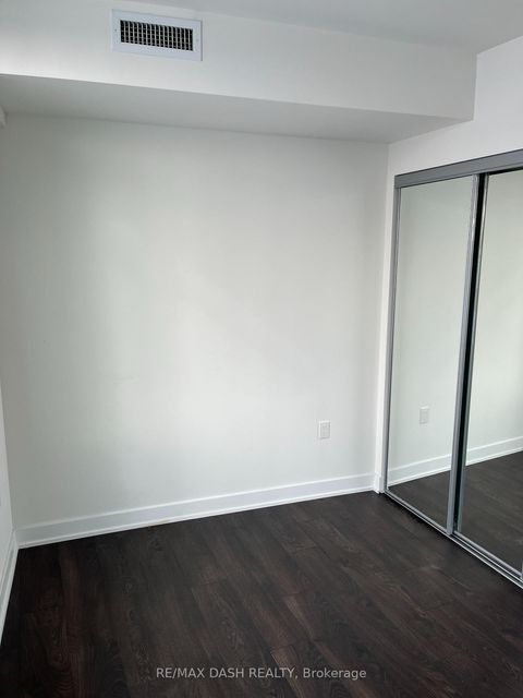 Photo 14 at 806W - 27 Bathurst Street, Waterfront Communities C1, Toronto