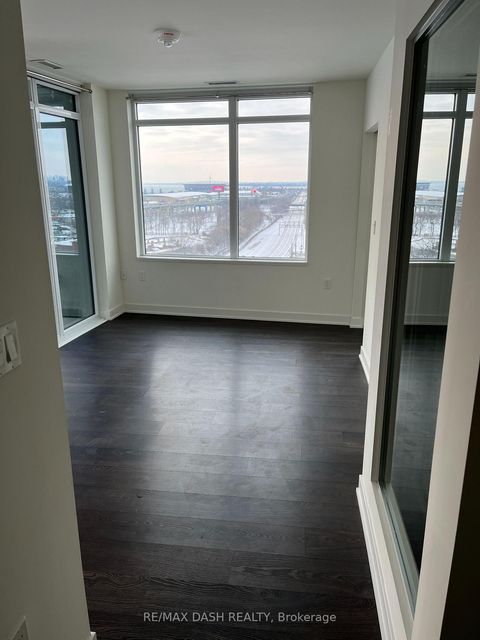 Photo 17 at 806W - 27 Bathurst Street, Waterfront Communities C1, Toronto