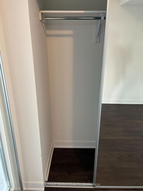 Photo 19 at 806W - 27 Bathurst Street, Waterfront Communities C1, Toronto