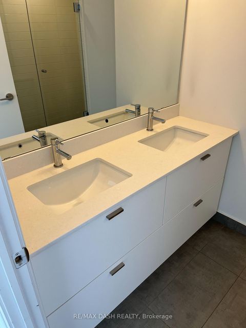 Photo 24 at 806W - 27 Bathurst Street, Waterfront Communities C1, Toronto