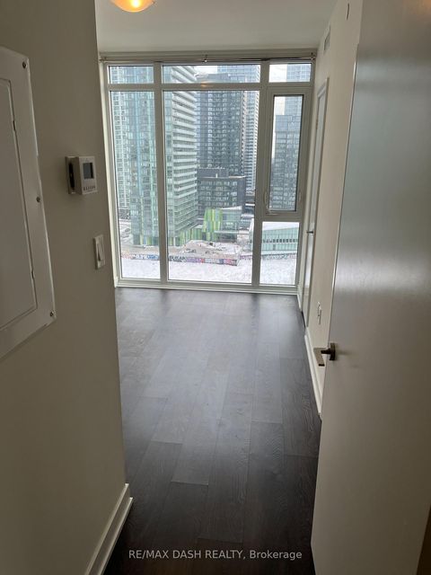 Photo 31 at 806W - 27 Bathurst Street, Waterfront Communities C1, Toronto