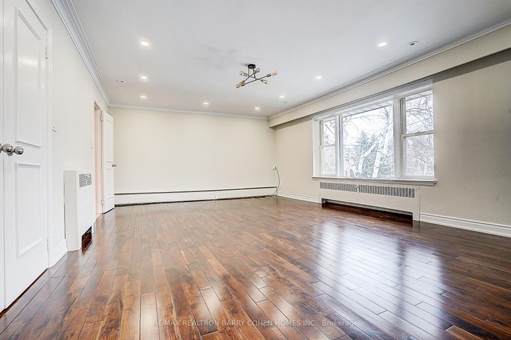 Photo 14 at 19 Lower Links Road, Windfields, Toronto