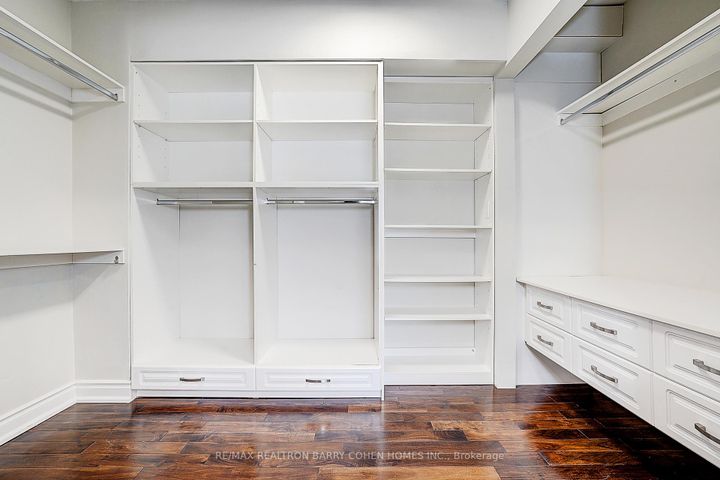 Photo 16 at 19 Lower Links Road, Windfields, Toronto