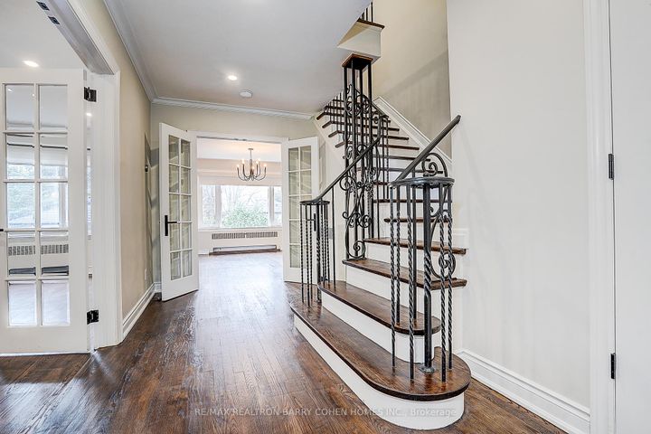 Photo 19 at 19 Lower Links Road, Windfields, Toronto