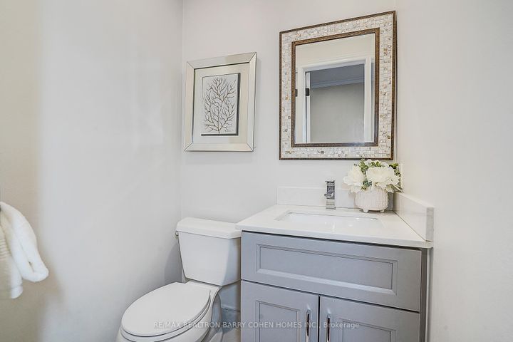 Photo 20 at 19 Lower Links Road, Windfields, Toronto