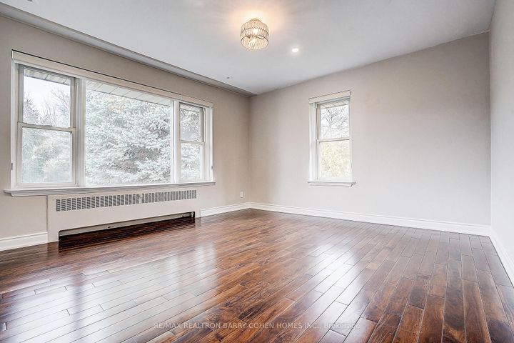 Photo 27 at 19 Lower Links Road, Windfields, Toronto