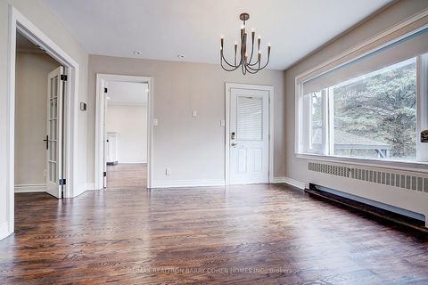 Photo 11 at 19 Lower Links Road, Windfields, Toronto