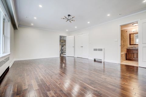 Photo 18 at 19 Lower Links Road, Windfields, Toronto