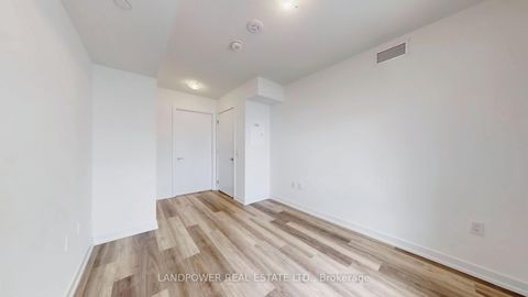 Photo 18 at 528 - 556 Marlee Avenue, Glen Park, Toronto