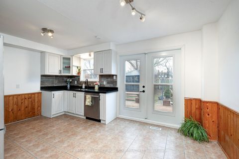 Photo 5 at 1456 Valley Drive, Lakeview, Oshawa