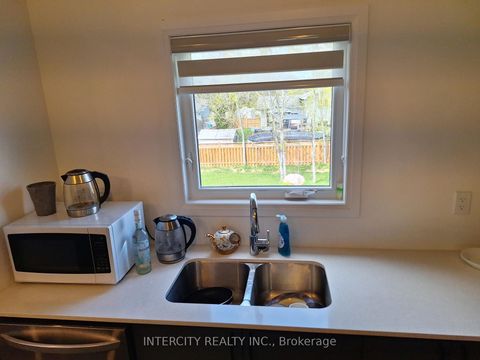 Photo 2 at 343 Quebec Street, Stayner, Clearview