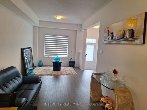 Photo 6 at 343 Quebec Street, Stayner, Clearview