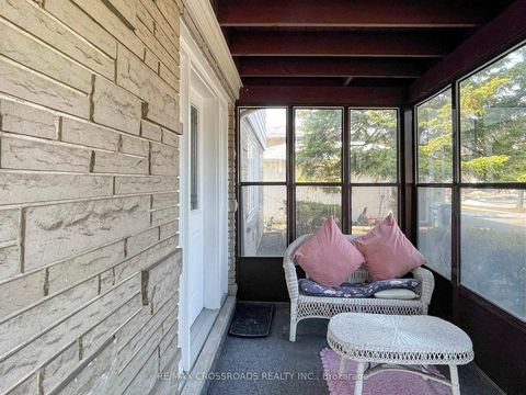 Photo 2 at 17 Ferbane Place, Don Valley Village, Toronto