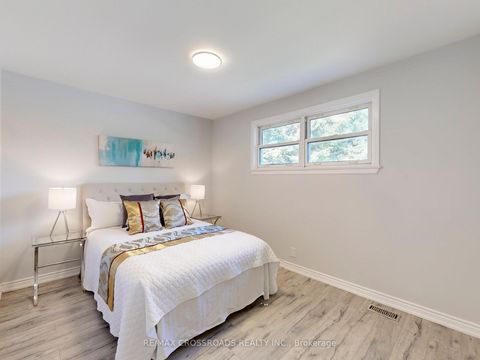 Photo 15 at 17 Ferbane Place, Don Valley Village, Toronto