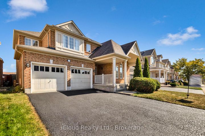 Photo 1 at 11 Bonavista Drive, Credit Valley, Brampton