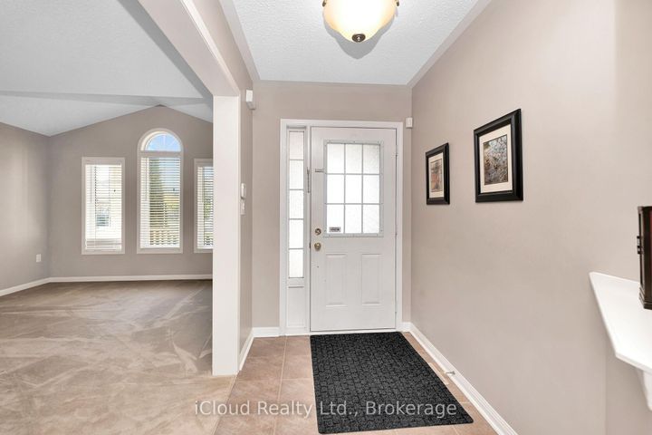 Photo 5 at 11 Bonavista Drive, Credit Valley, Brampton