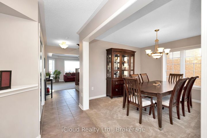 Photo 6 at 11 Bonavista Drive, Credit Valley, Brampton