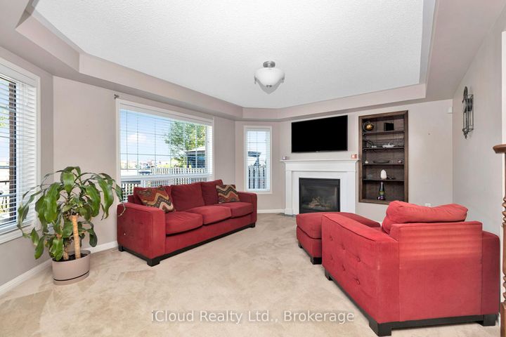 Photo 9 at 11 Bonavista Drive, Credit Valley, Brampton
