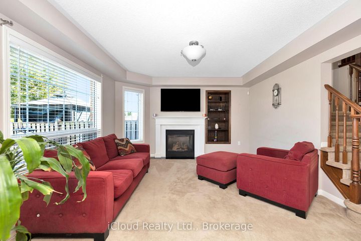Photo 10 at 11 Bonavista Drive, Credit Valley, Brampton