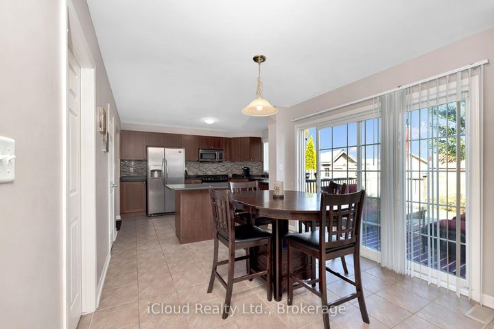 Photo 11 at 11 Bonavista Drive, Credit Valley, Brampton